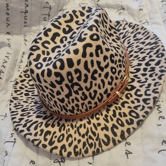 Beige Leopard Fedora hat - Picture 1 of 4